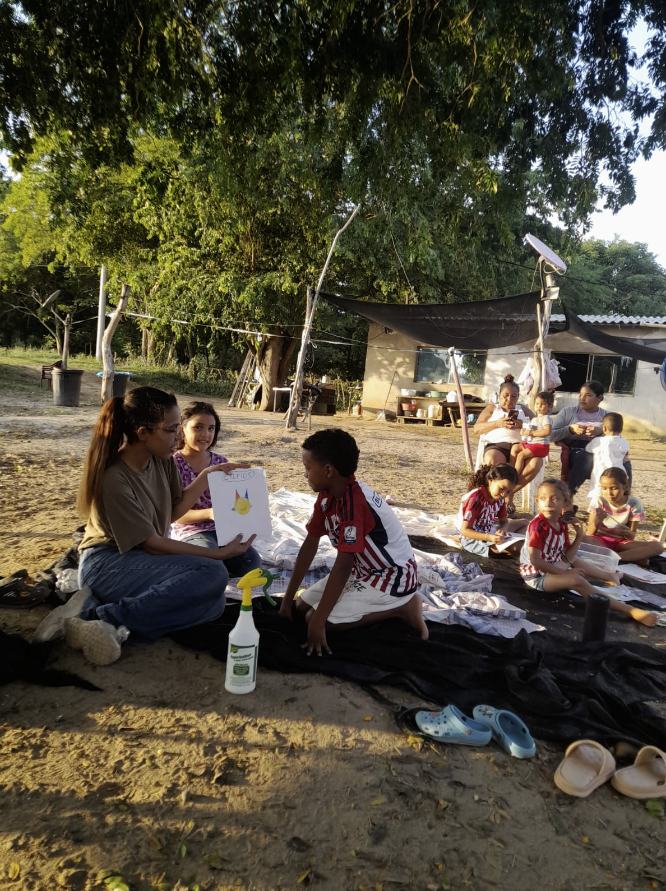 Taller educativo de reciclaje e impresión 3D con niños en Barranquilla